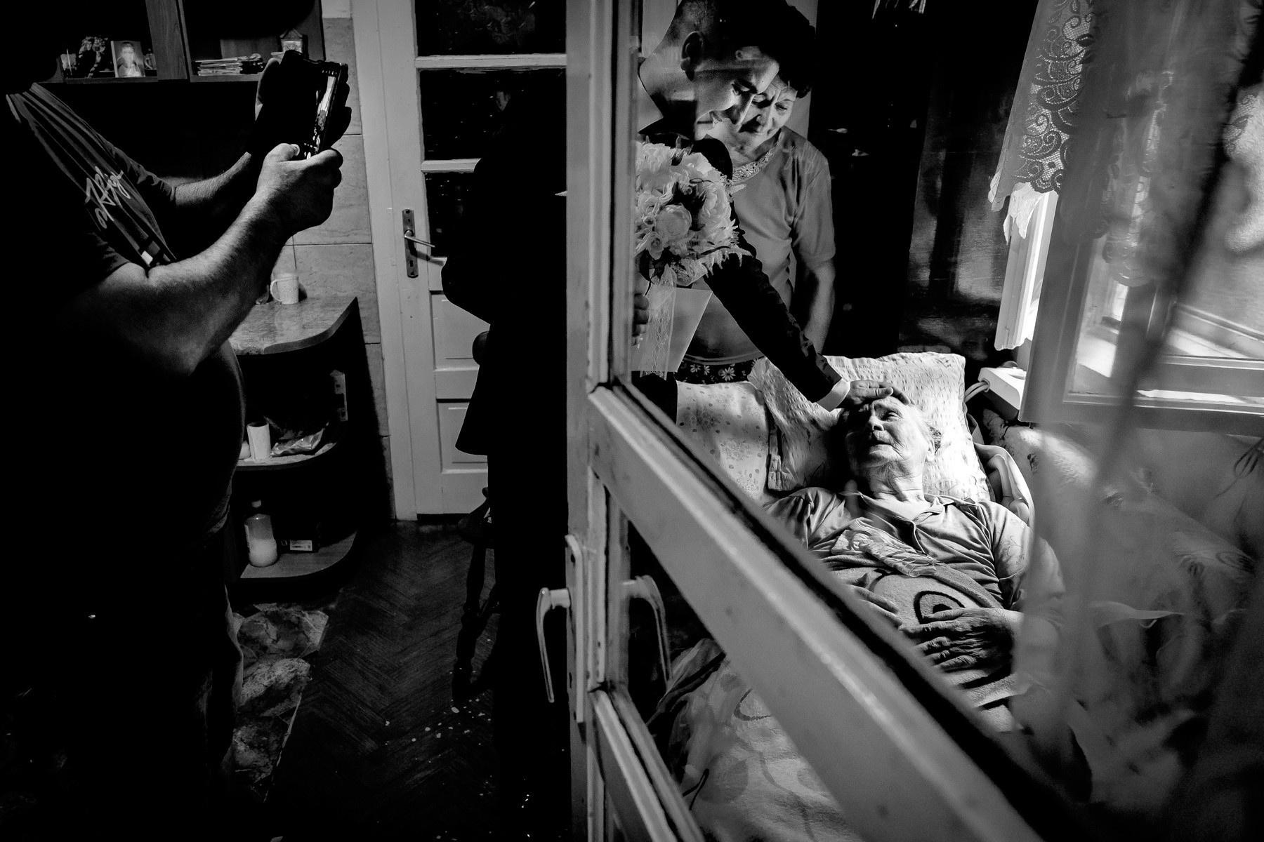 carousel-hero-element image-0