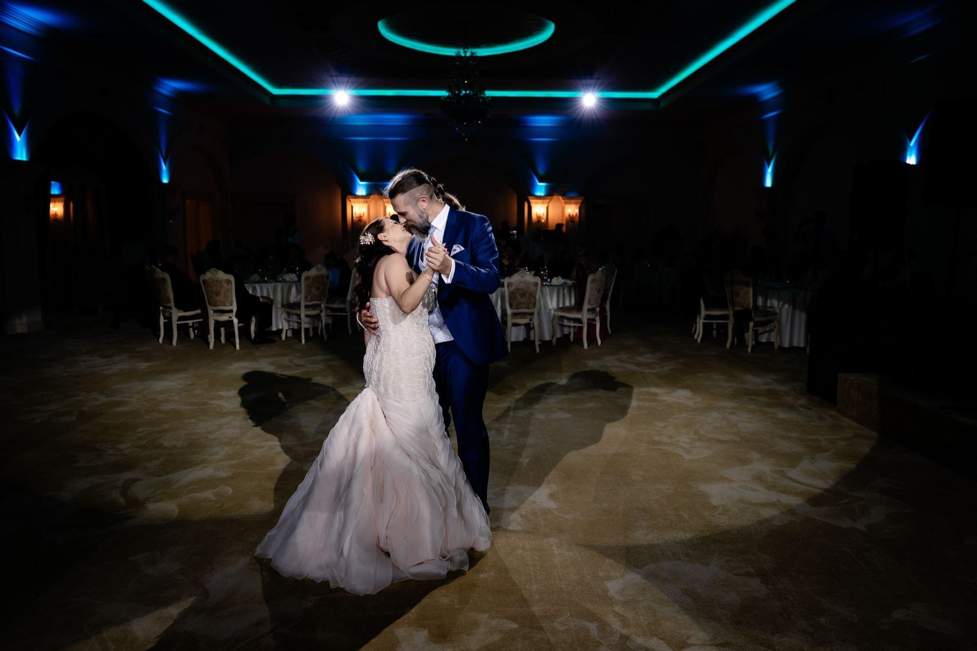 carousel-hero-element image-5